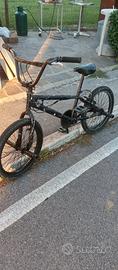 bicicletta BMX