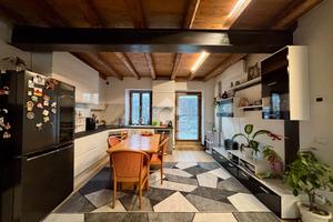 CASA SEMINDIPENDENTE A SONA