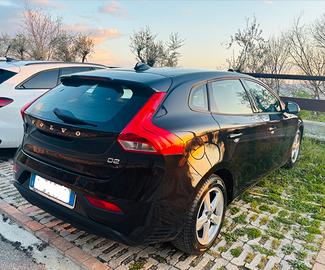 Volvo V40 - 1.6 D2