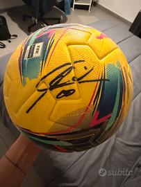 Pallone ufficiale SERIE A 24/25 autografato Totti