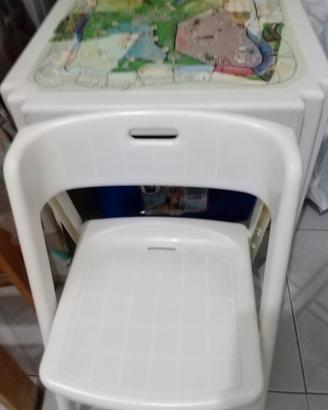 tavolino con sedia