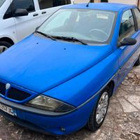 Lancia y elefantino blu