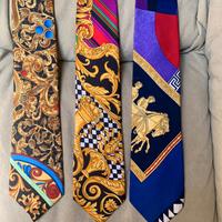 N.3 Cravatte in seta GIANNI VERSACE o prop di acq