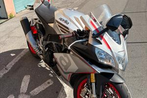 Aprilia RSV4 RR 2015