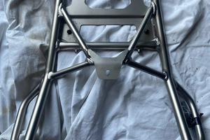Porta pacchi in acciaio Aprilia Tuareg 660