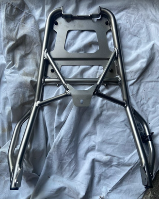 Porta pacchi in acciaio Aprilia Tuareg 660
