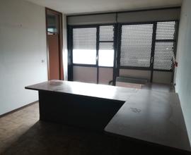 Ufficio 100 mq parzialmente arredato