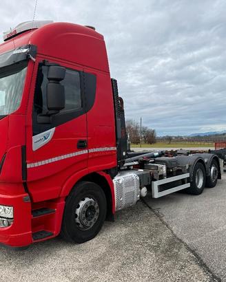 IVECO EURO 6 GANCIO SCARRABILE BTE 267