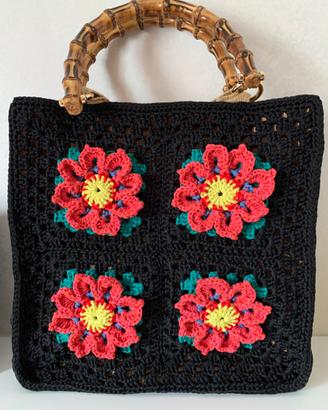 Borsa a mano - nera con fiori in 3D