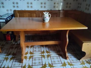 Tavolo in legno 