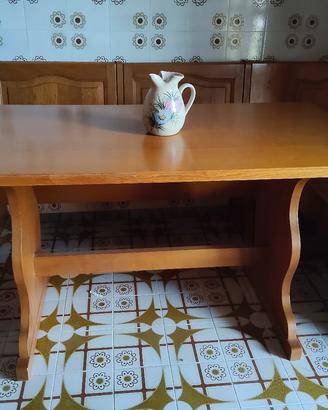 Tavolo in legno 