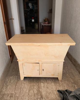 Mobile antica madia