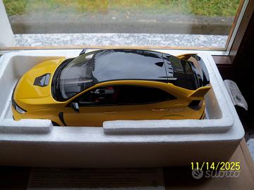 Honda Civic Type R gialla 1/18 Ottomobile OT1111