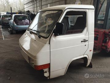 Cabina Nissan Trade anno 1992
