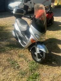 Scuter suzuchi epicuro 125