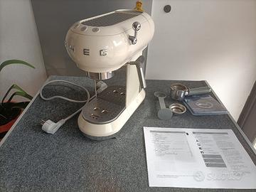 Macchina da caffè espresso SMEG panna