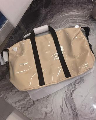 Borsa da viaggio Rains Hilo Weekend beige/crema