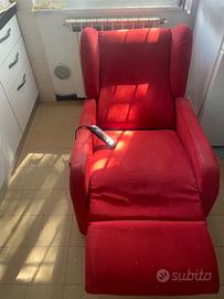 Poltrona elettrica reclinabile e rialzabile