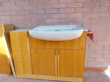 mobile bagno con lavandino porcellana grande  €100