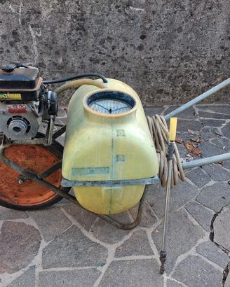 pompa irriratrice per trattamenti 