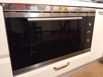 Pratico forno "schock" da incasso di 90 cm largo