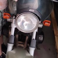 cupolino e supporto bauletto givi per kawasaki zr7