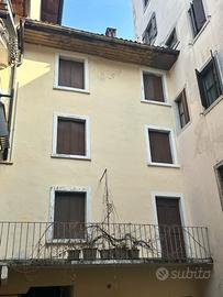 Rovereto- Porzione di casa da ristrutturare