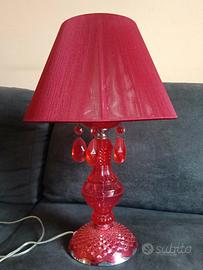 Lampada tavolo abat jour con pendenti rossa Muno