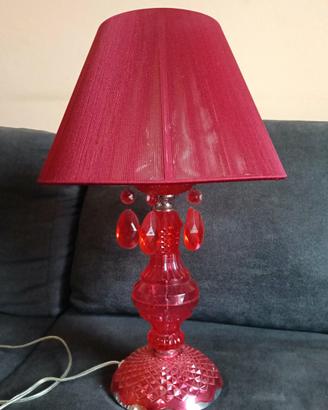 Lampada tavolo abat jour con pendenti rossa Muno
