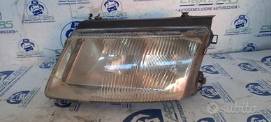 VOLKSWAGEN PASSAT STATION WAGON 2002 - FARO ANTERI