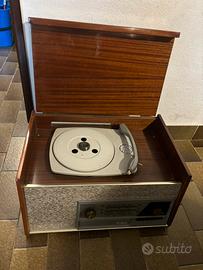 Giradischi più radio vintage serie Mac