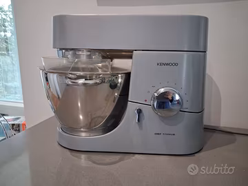 Robot planetaria Kenwood Chef con accessori extra