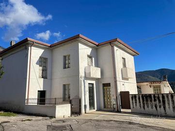 CASA SEMINDIPENDENTE A PIEDIMONTE SAN GERMANO