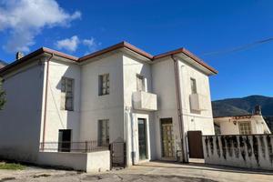 CASA SEMINDIPENDENTE A PIEDIMONTE SAN GERMANO