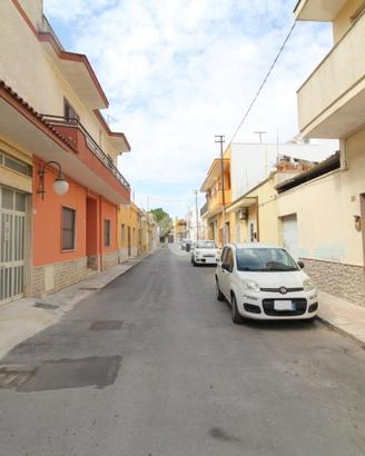 CASA SEMINDIPENDENTE A BRINDISI