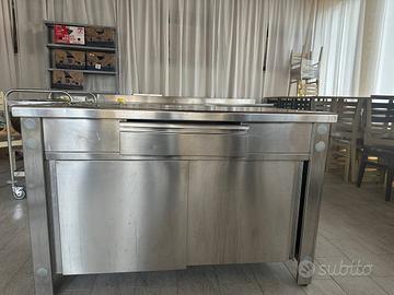 Tavolo armadio con cassetto ristorante cucina