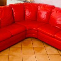 Divano di vera pelle separabile in 3 parti.