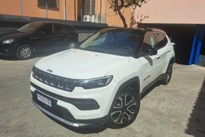 Auto perfetta  interna ed esterna