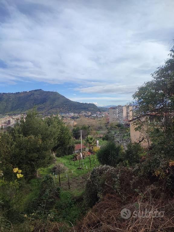 Terreno di 500 m² a Napoli - Vista 2