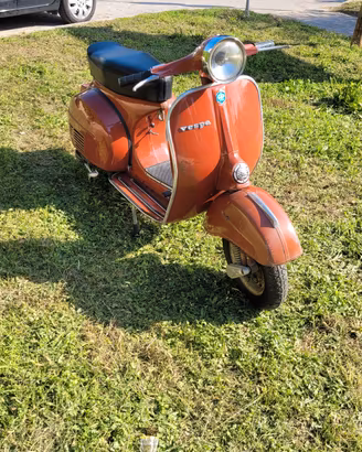 Piaggio Vespa TS 125 Kadmandu conservata