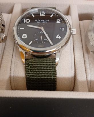 Nomos neomatik club 42mm 300mt movimento di manifa