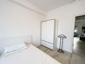 Annuncio da agenzia - Stanza disponibile