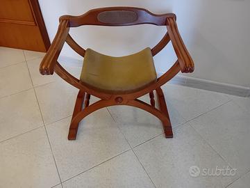 poltroncina in legno massello