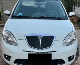 Vendo Lancia Y bianca a benzina + gpl