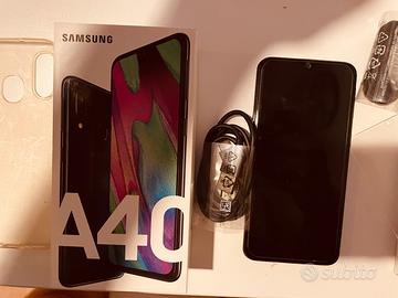 Galaxy A40 perfetto super accessoriato