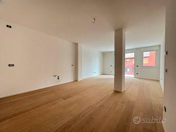 Appartamento di 113 m² con 3 locali e box auto a P