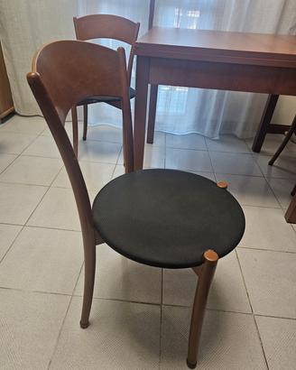 tavolo apribile  e 4 sedie