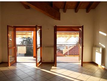 Trilocale con terrazzo a Bellano