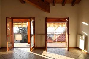 Trilocale con terrazzo a Bellano