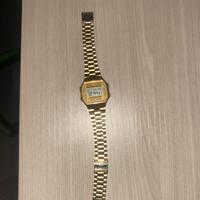 Casio laccato in oro